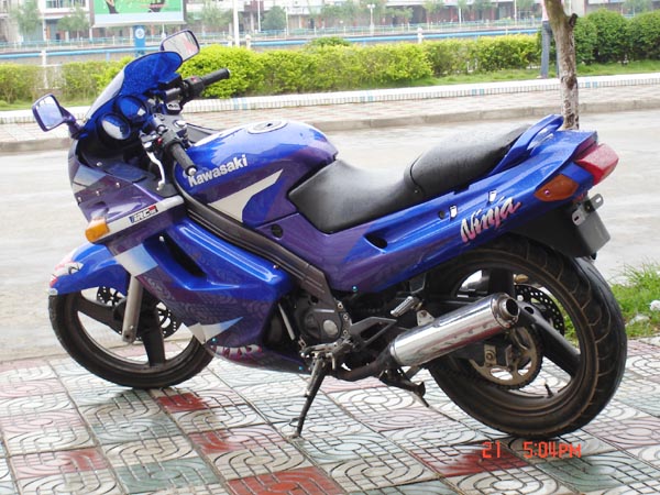 江西赣州7300元出川崎ZZR250~接小刀
