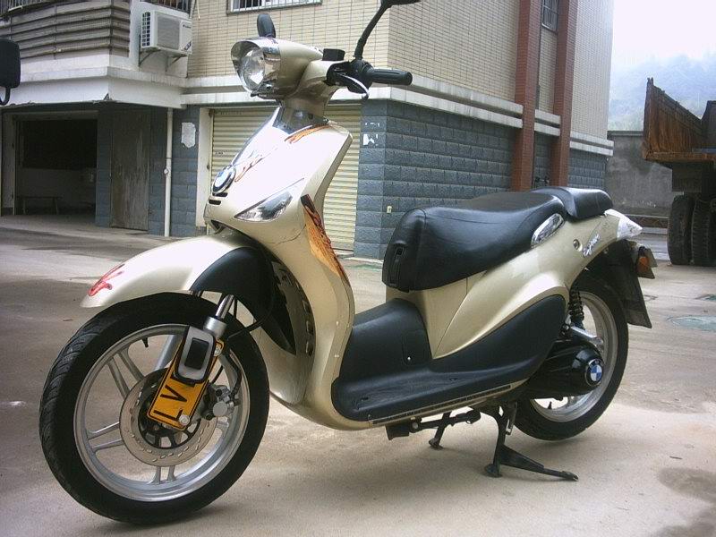 福建省龙岩市4300卖一部欧之杰水冷踏板车
