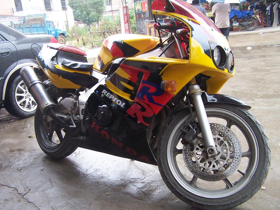 四会代友出售12800元CBR29一台