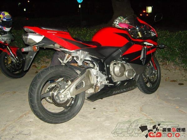 广东中山53000出售05年本田CBR600F5一台