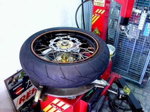 最新日本鋼絲框改無內胎套件 (转帖）
