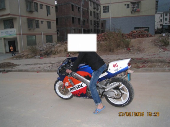 rLzrtxN5.jpg