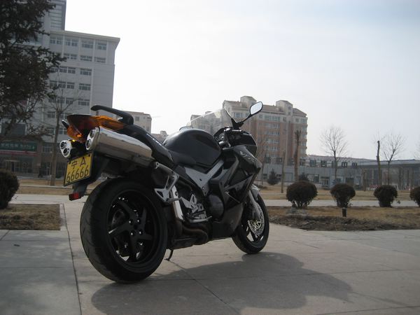 宁夏银川四万出头出售超整齐04年VFR800