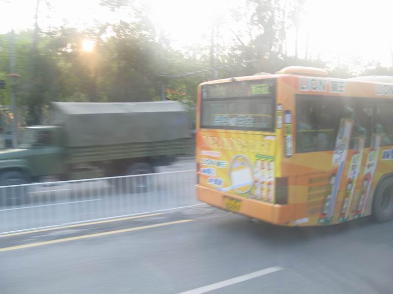 [原创]广州市区惊现大量军车