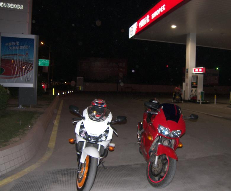 广东梅州市25600元出售99VFR800电喷旅行车