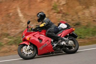 广东梅州市25600元出售99VFR800电喷旅行车