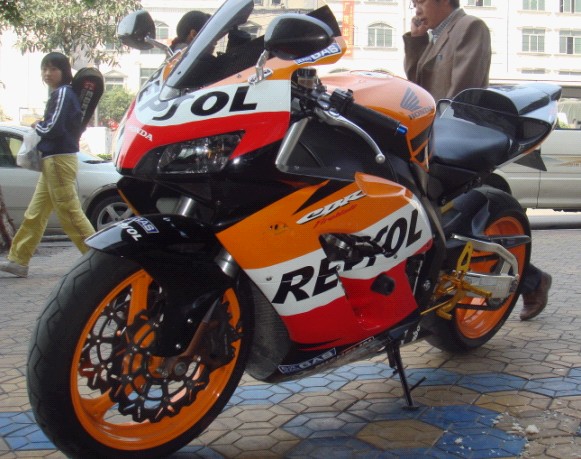 加精-**新塘6万1出售CBR1000***