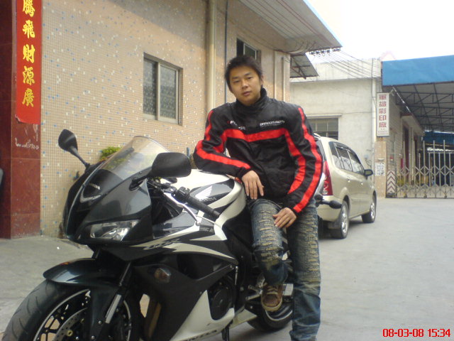 2008年2月3日爆SSSS弯。。爆出情感。