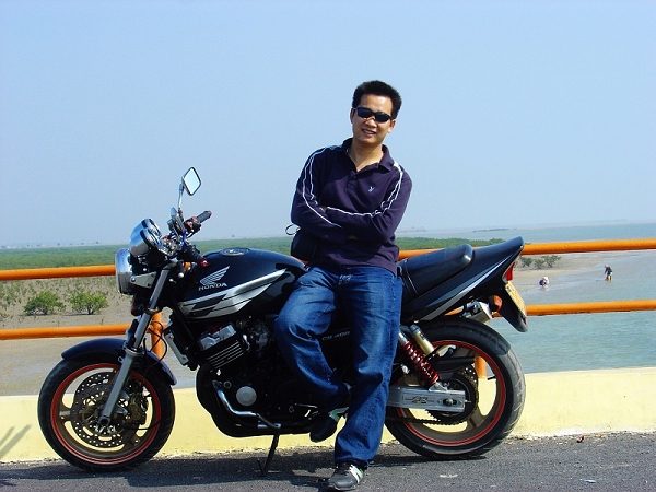 广西北海出98CB 400.真牌 17000元  可以小小刀