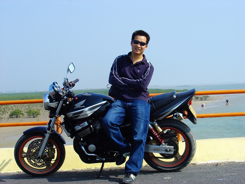 广西北海出98CB 400.真牌 17000元  可以小小刀