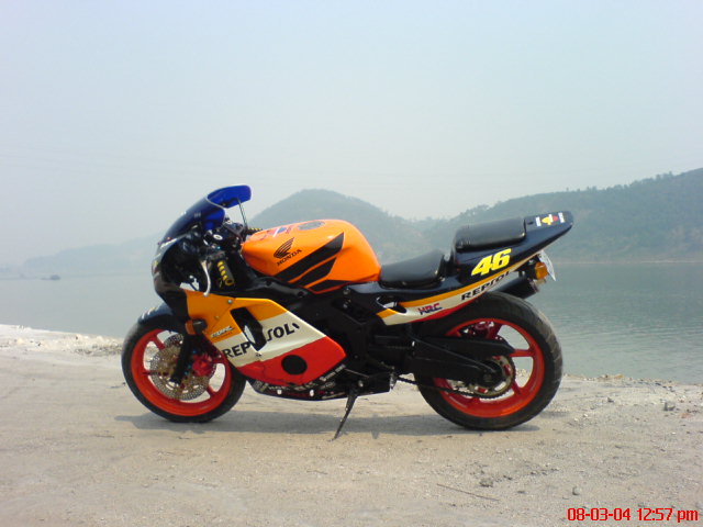 肇庆代友出售一台CBR22期7300元可换车