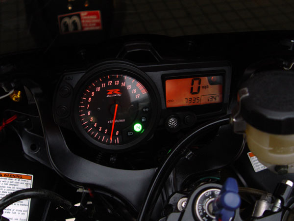 ★★★南宁４Ｗ２出售０４年小Ｒ（接受换车）★★★