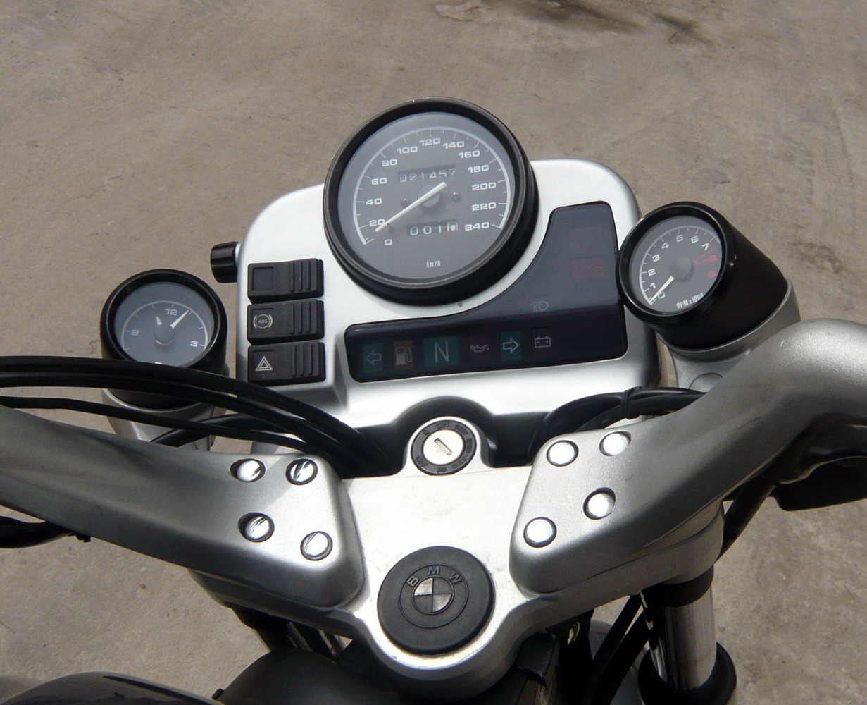 武汉 出自用宝马BMW R1100R 带箱 带牌