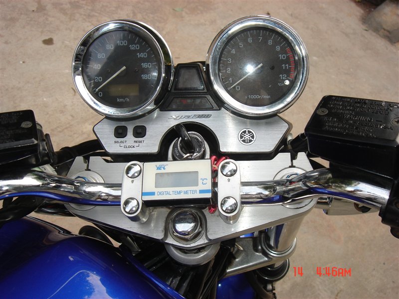 01年YAMAHA.XJR1300街车出售,价格;2.65万.