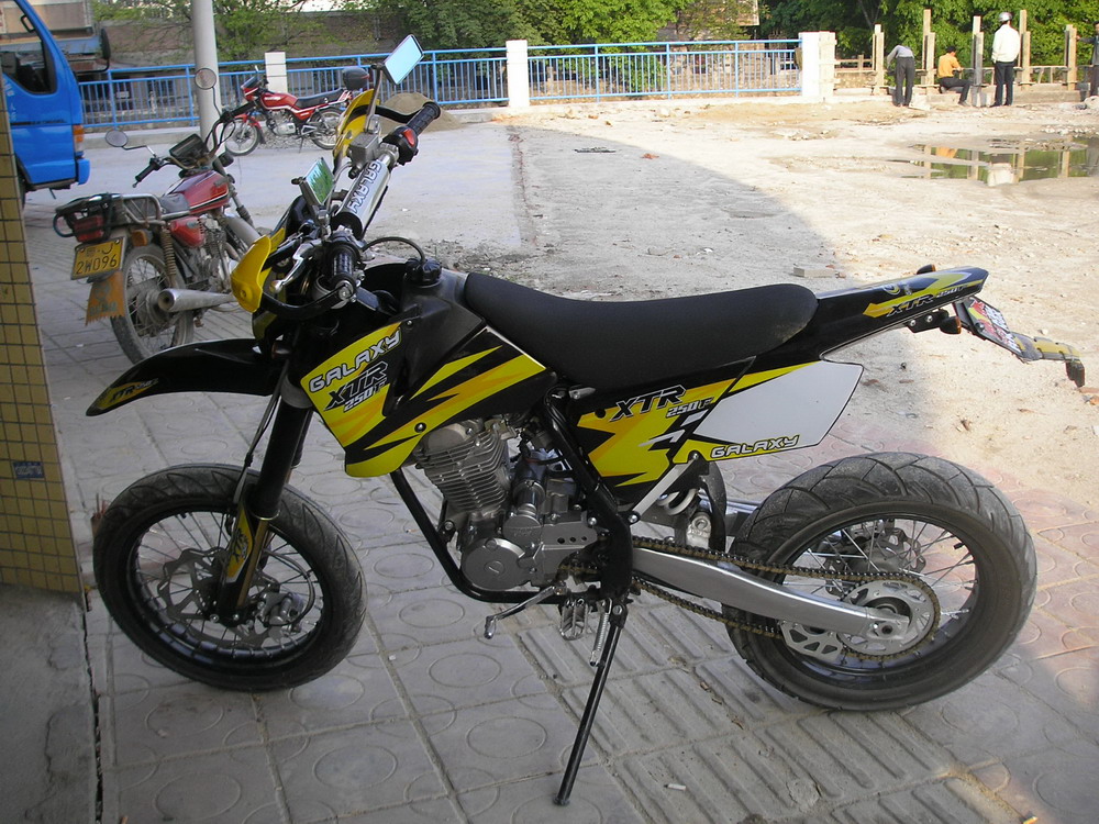 新鲜热辣XTR250〔滑胎版〕