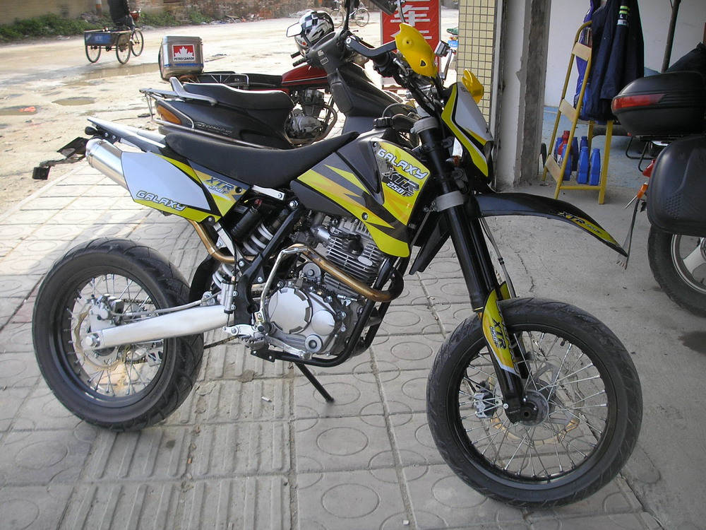 新鲜热辣XTR250〔滑胎版〕