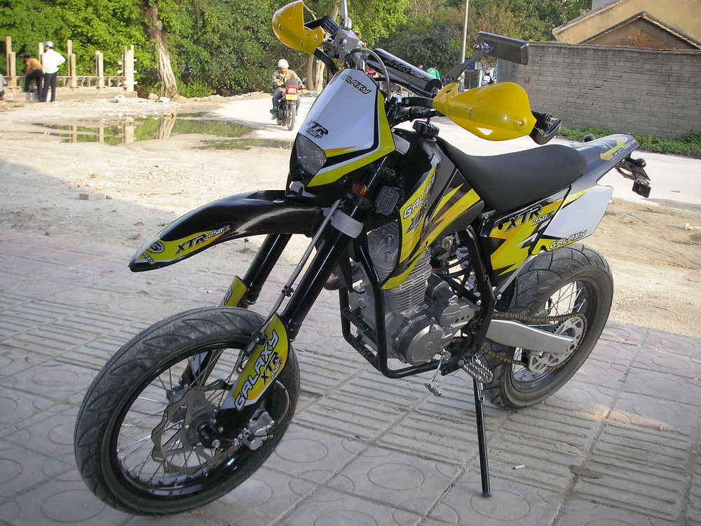 新鲜热辣XTR250〔滑胎版〕