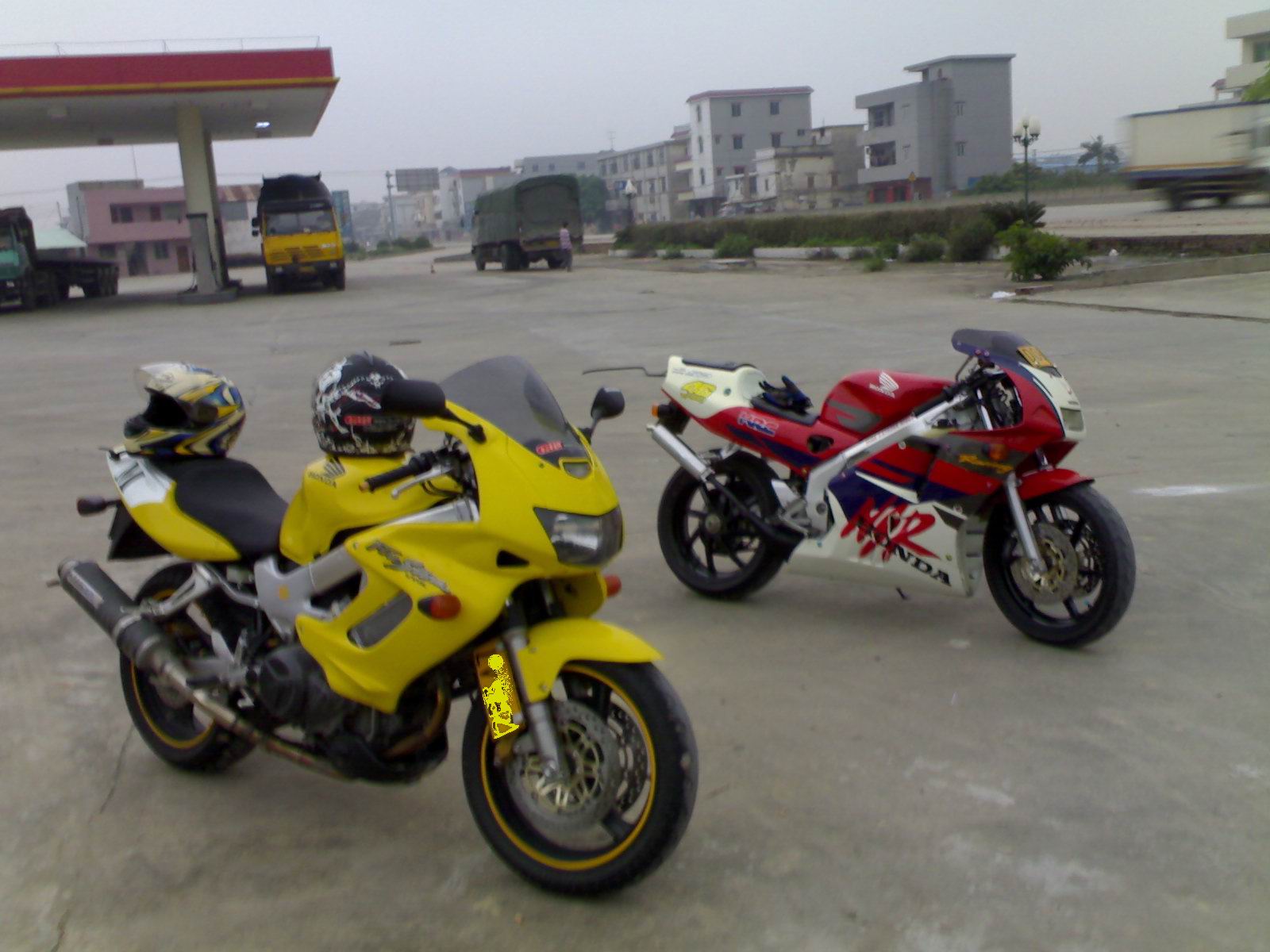台山2W5卖98VTR1千/21000卖CB/18500卖4仔