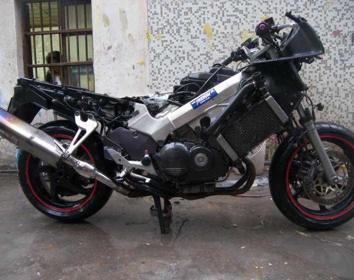 广东梅州市25600元出售99VFR800电喷旅行车