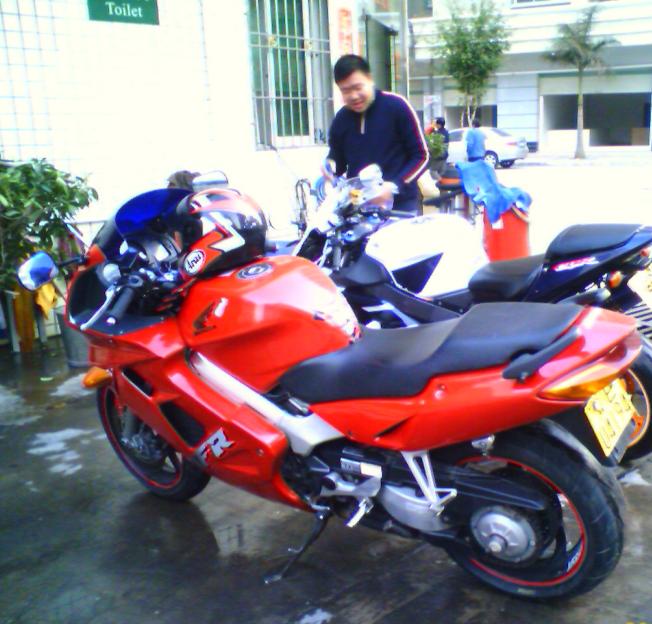 广东梅州市25600元出售99VFR800电喷旅行车