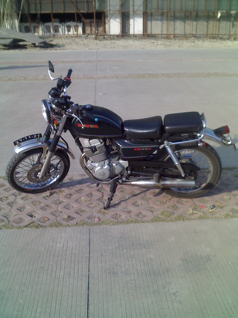 新塘4500元出售91年Honda CD250U复古车