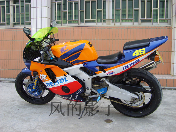 佛山三水区15000$出售CBR400~NC29~