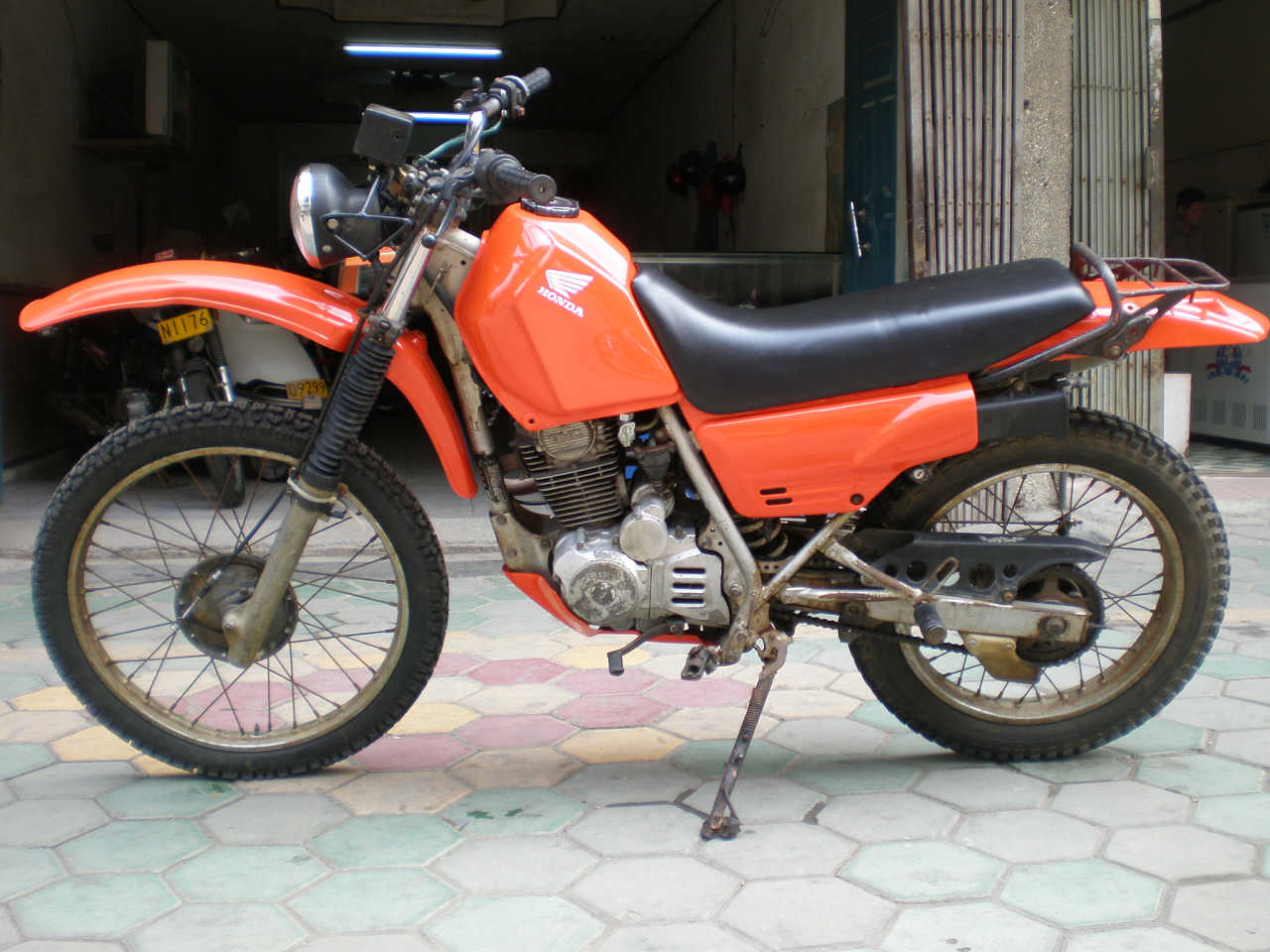 广西百色3000元卖架本田125cc越野车。