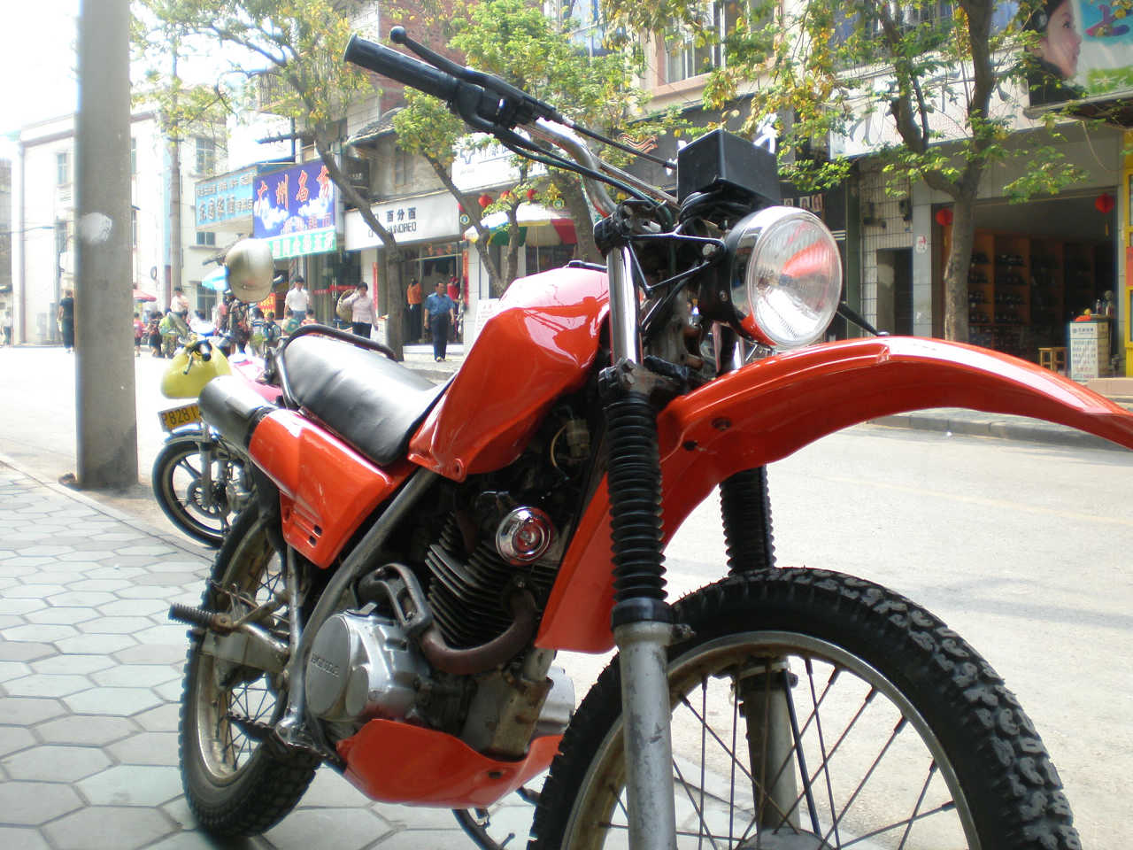 广西百色3000元卖架本田125cc越野车。