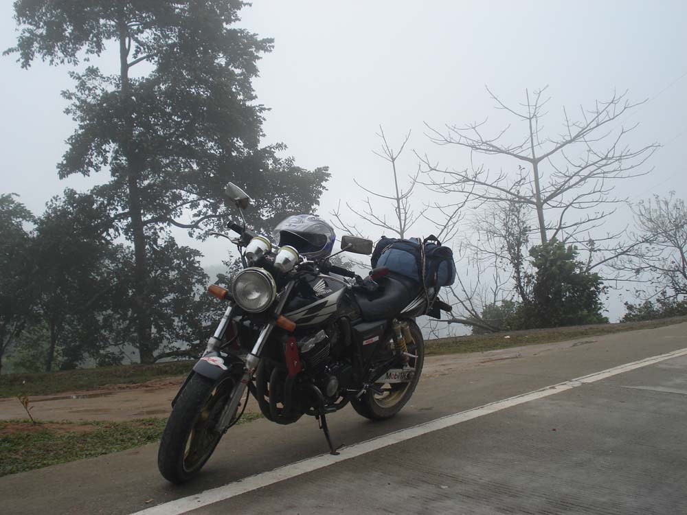 [原创]佛山南海罗村　出售　９７　ＣＢ４００　精神可爆表　１５０００　可刀