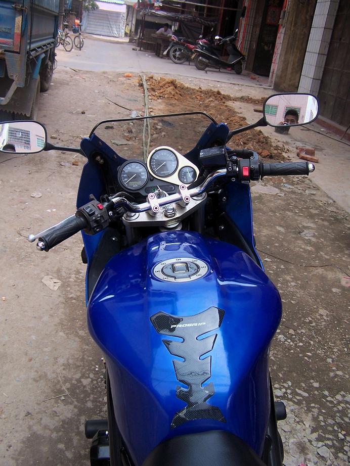 n6CRT9bM.jpg