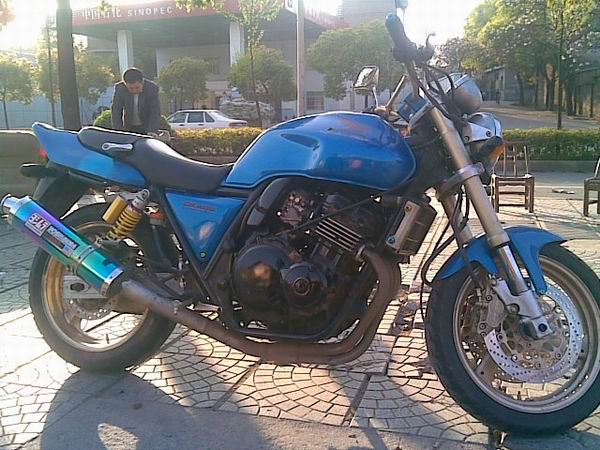 湖南湘潭出售改装倒叉CB400一台