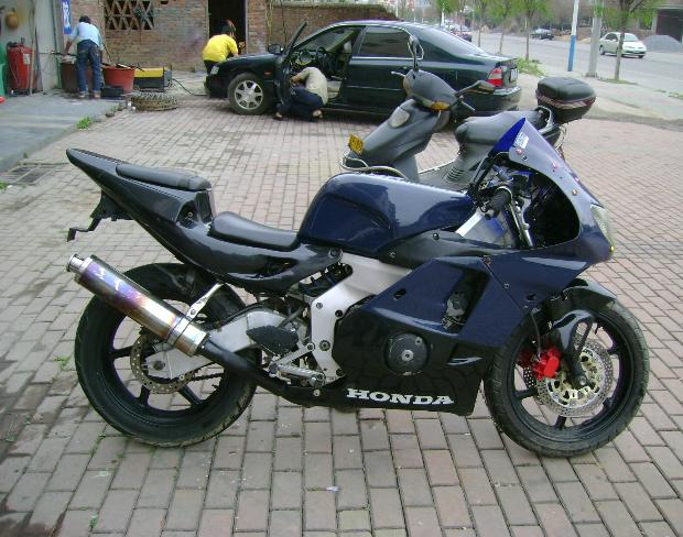[推荐]广西玉林市便宜出售本田CBR250-22期价格4200和本田Steed -400（铁马）价格5000