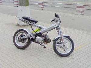 广东湛江3600元出售飞鹰原厂刀郎RC505！（已改了110C发动机）