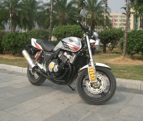 桂林11000元卖94CB400