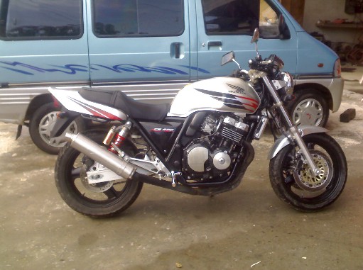 桂林11000元卖94CB400