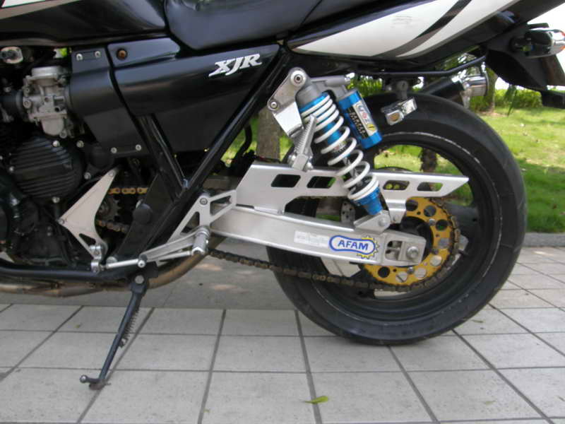 广西梧州出售00款YAMAHA XJR-400，价钱16800圆。。