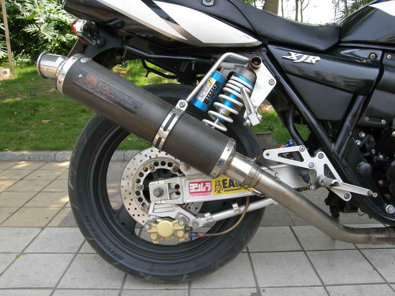 广西梧州出售00款YAMAHA XJR-400，价钱16800圆。。
