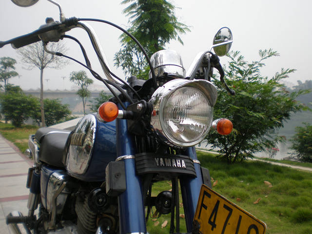 广西百色3000元卖架20年的老爷车-雅马哈YD250。