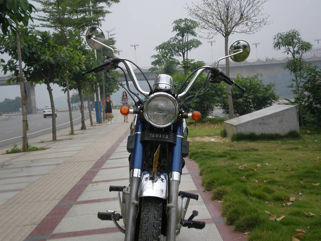 广西百色3000元卖架20年的老爷车-雅马哈YD250。