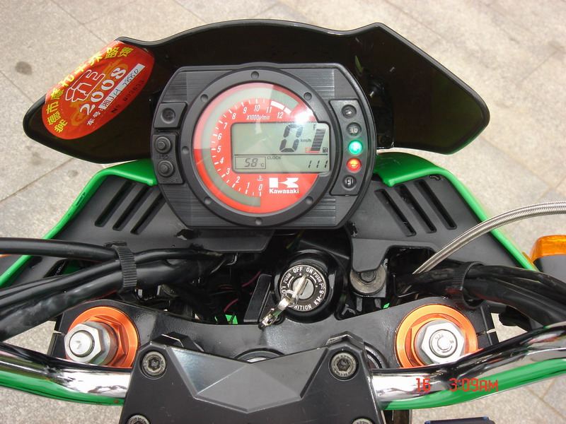 湖南常德出售真牌完整川崎Z1000，价46800可小刀。