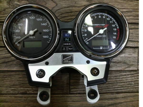 处理个06 CBR600RR表头.几乎全新.