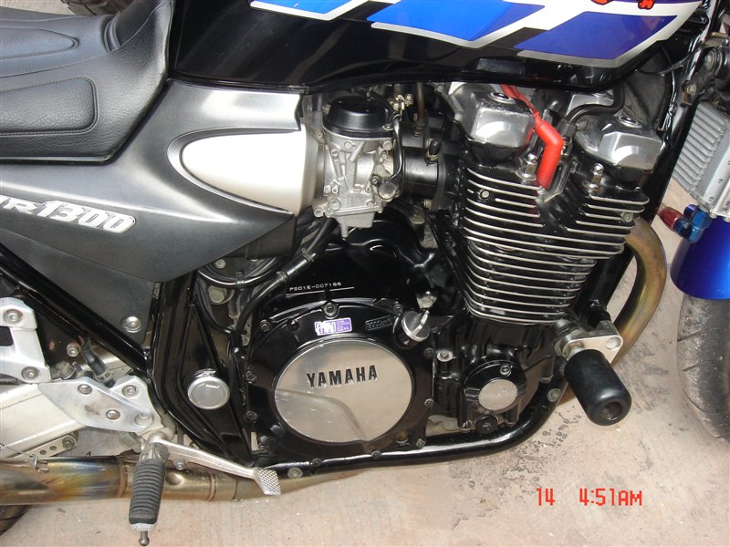 01年YAMAHA.XJR1300街车出售,价格;2.3万,车况一流,