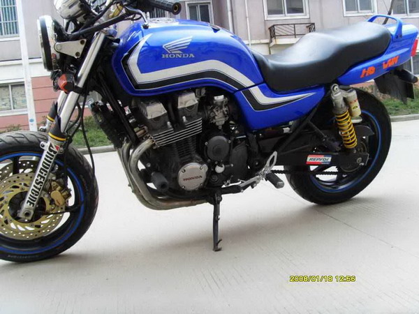 广州花都卖97年CB750一万四千八百元