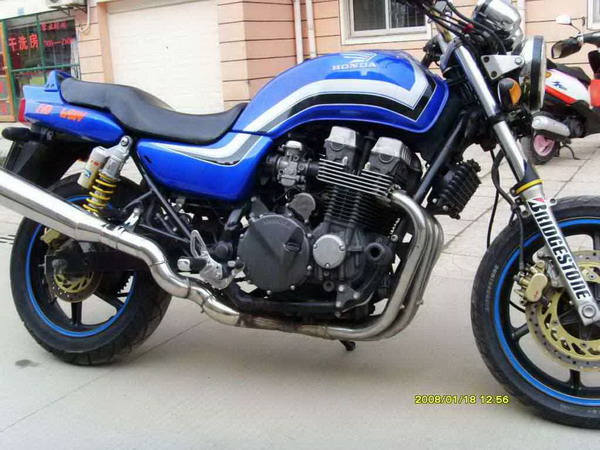 广州花都卖97年CB750一万四千八百元