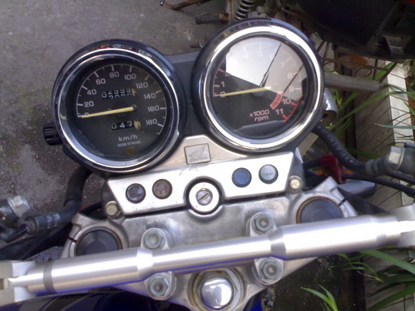 广州花都卖97年CB750一万四千八百元