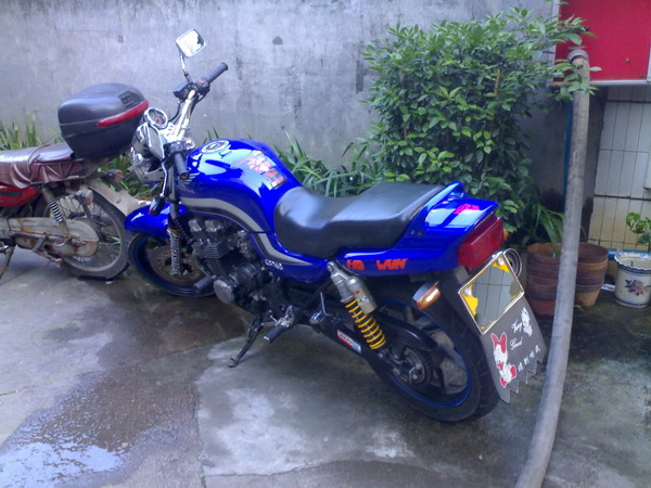 广州花都卖97年CB750一万四千八百元