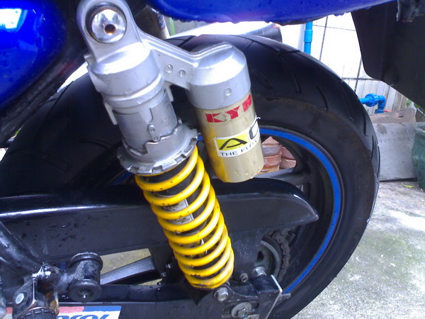 广州花都卖97年CB750一万四千八百元