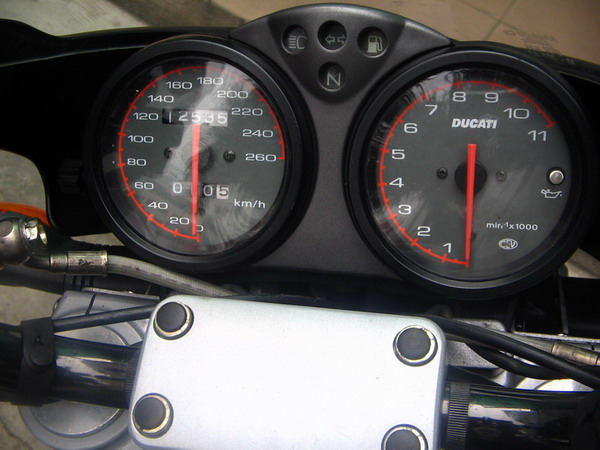 惠州35000转让01电喷DUCATI  M900