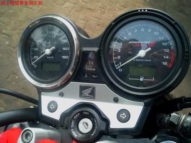 武汉2万6500出06年CB400