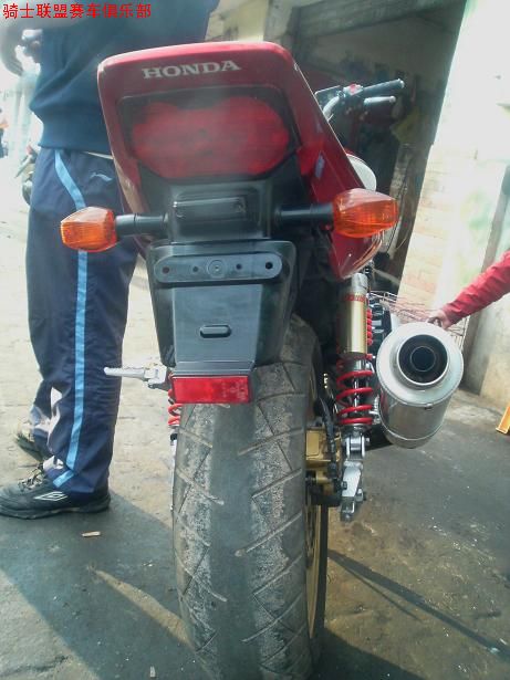 武汉2万6500出06年CB400